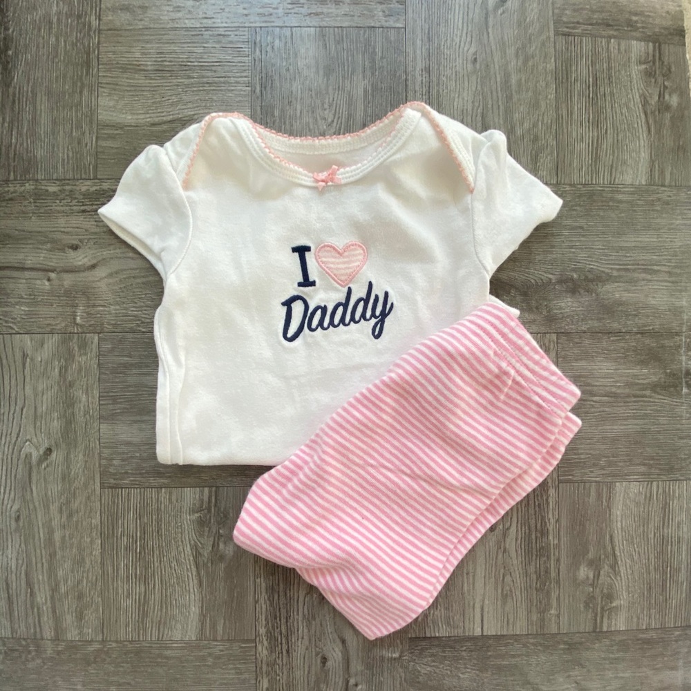 Carter’s Baby Girl Outfit / 18 months